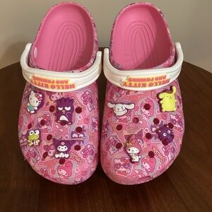 Crocs Girls Hello Kitty and Friends Classic Clogs. Size J6